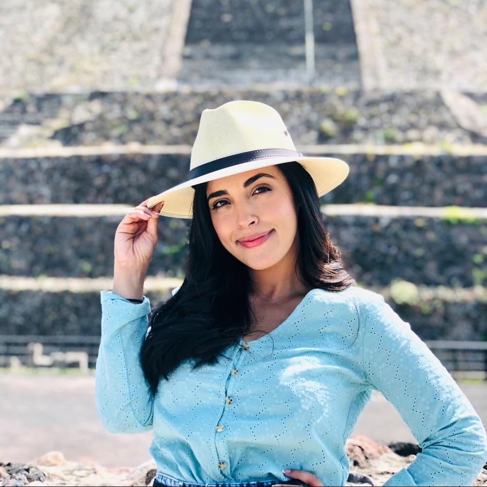 Meet your Posher, Marycarmen